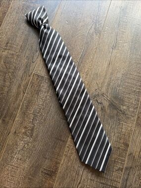 Stafford Classic Gray Striped Men’s Tie - Professional Look